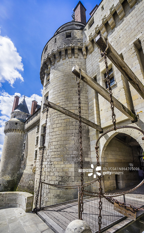 朗热城堡的吊桥入口图片素材