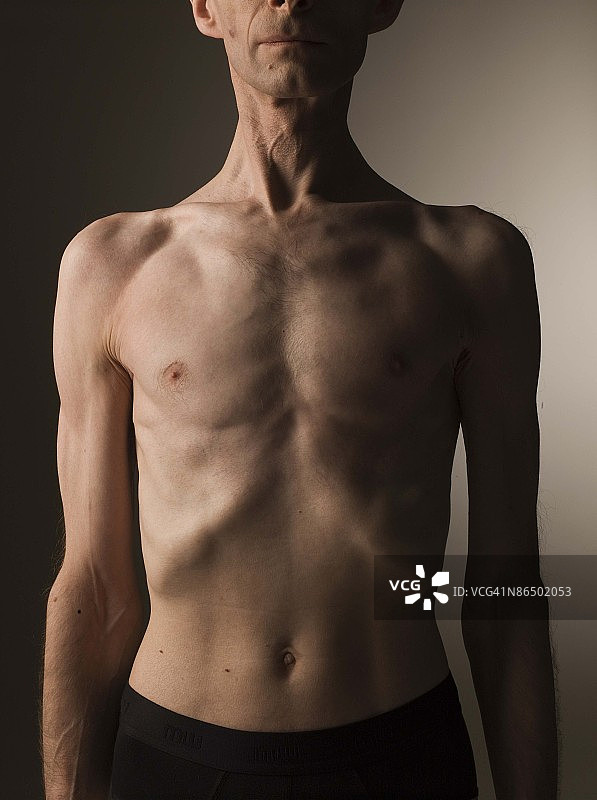 身材消瘦的男人图片素材