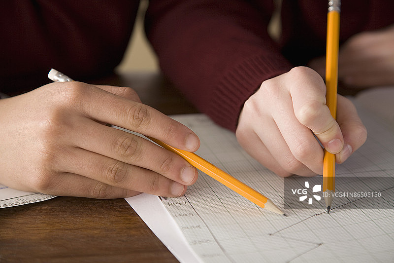 同学们互相帮助完成作业图片素材