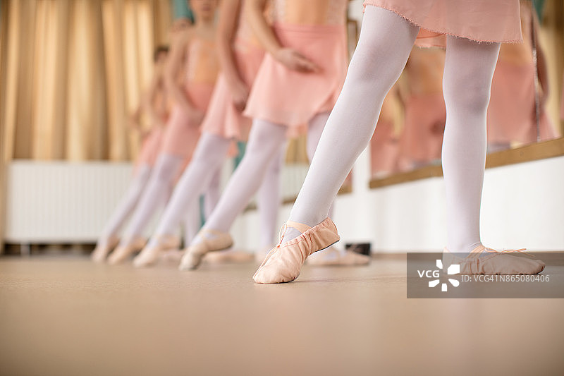 芭蕾舞学校课堂图片素材