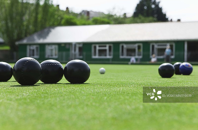 保龄球绿地球上的碗图片素材