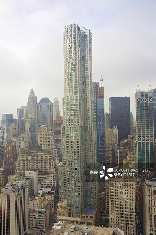 纽约曼哈顿弗兰克·盖里设计的细长住宅楼图片素材