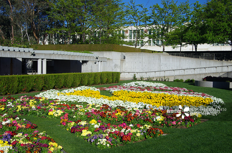 澳大利亚堪培拉议会大厦的众议院正式花园图片素材