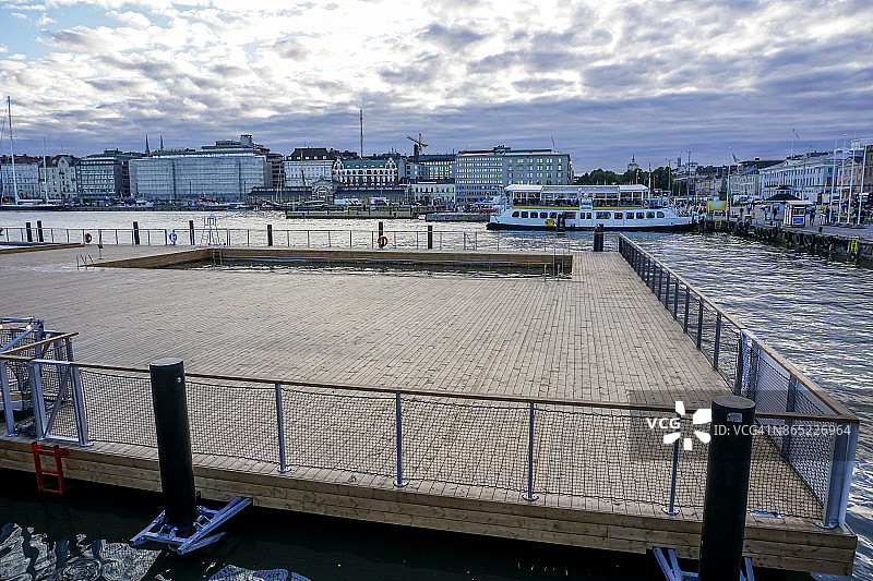 赫尔辛基港的阿拉斯海池图片素材