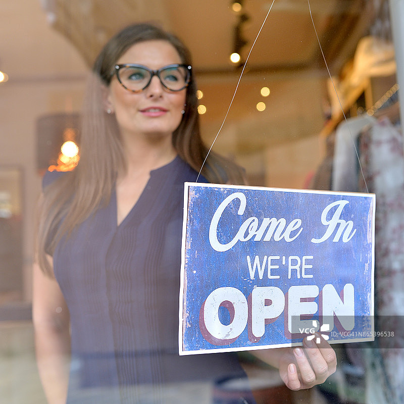 服装店开业图片素材