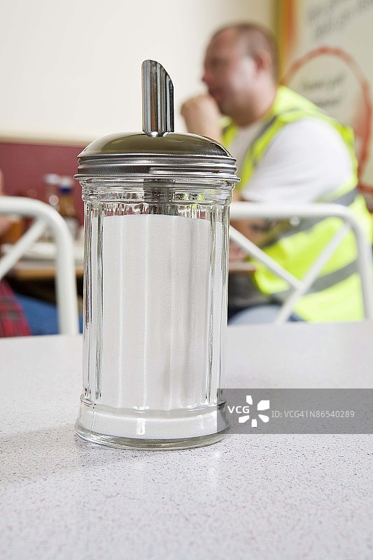 餐厅里的糖分配器图片素材