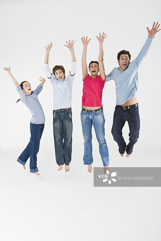 激动欢呼的家庭图片素材