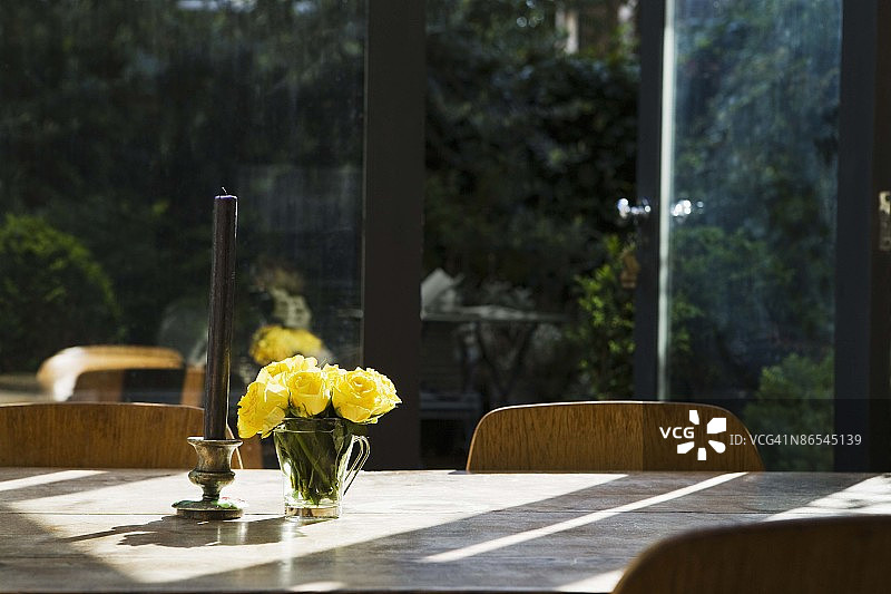 花瓶里的花图片素材