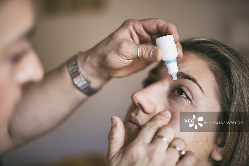 滴眼药水图片素材