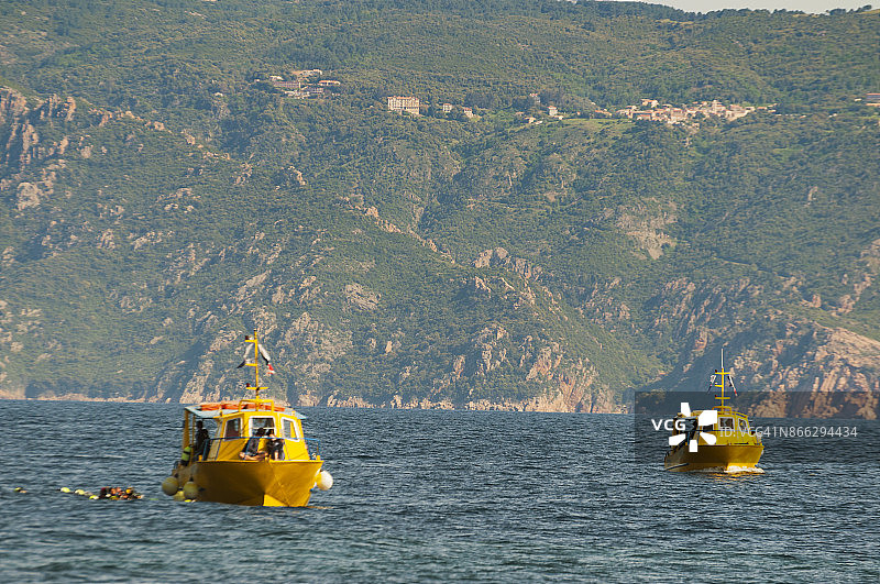 波尔图湾的潜水船图片素材