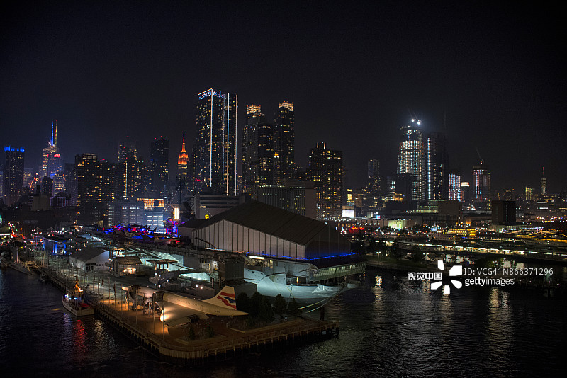 纽约市哈德逊河夜景灯光图片素材