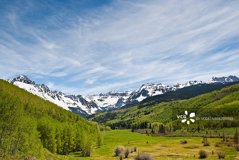 达拉斯小溪谷和斯内菲尔斯山脉图片素材