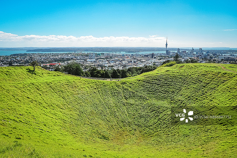 从伊甸山顶拍摄的奥克兰城市景观（新西兰北岛）图片素材