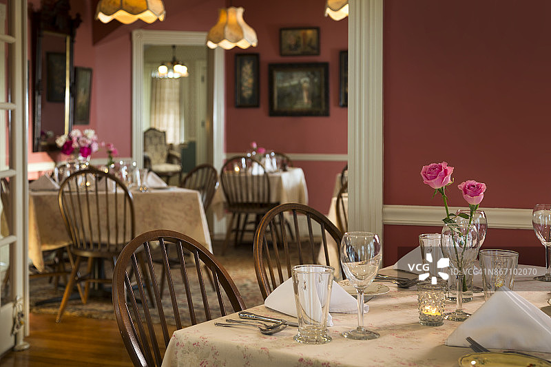 酒店粉色餐厅图片素材