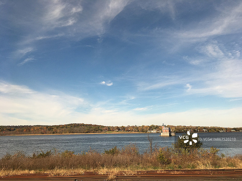 纽约哈德逊河畔的秋叶图片素材