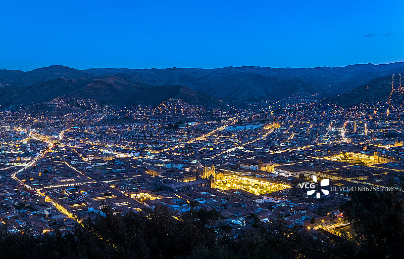 黄昏时分的库斯科全景图片素材