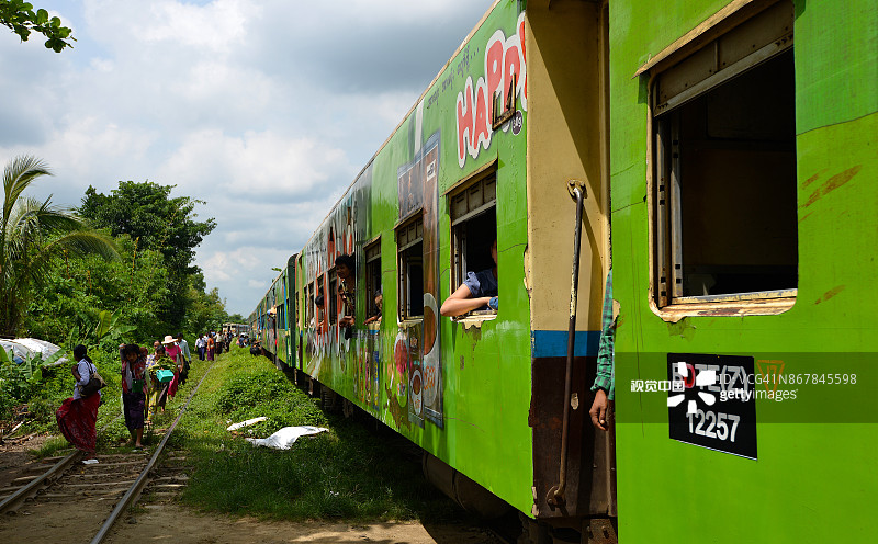 缅甸仰光环线列车网络图片素材