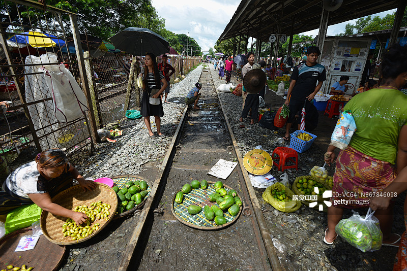 缅甸仰光环线列车网络图片素材