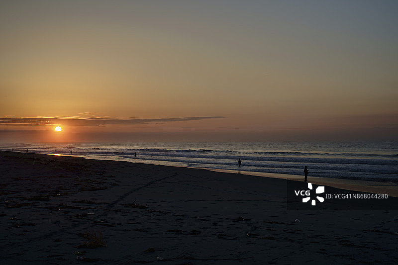 沙滩上的日出图片素材