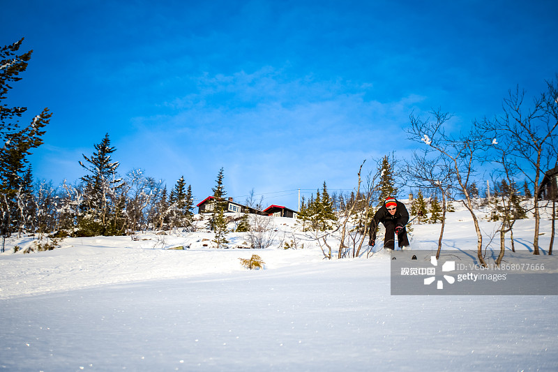 努力开辟道路图片素材