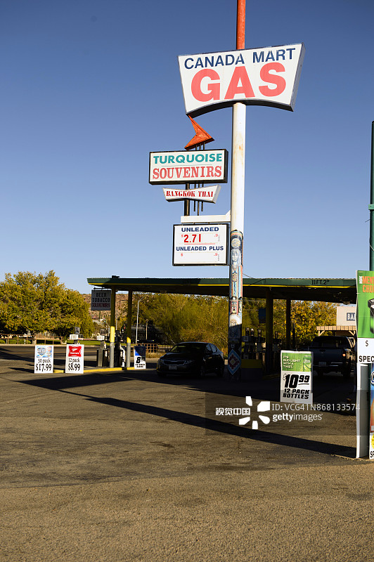 美国亚利桑那州金曼的加油站图片素材