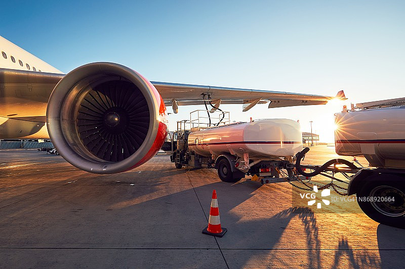 飞机加油图片素材