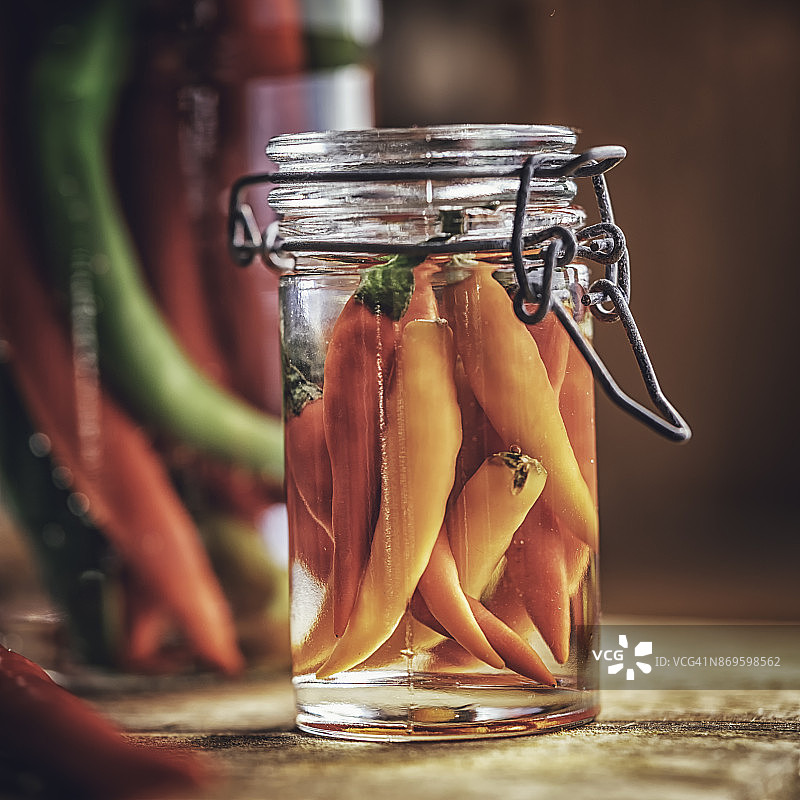 罐装有机辣椒图片素材