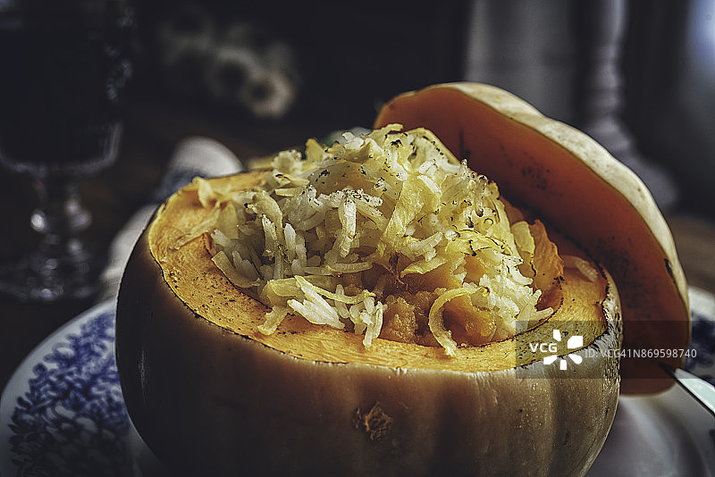 南瓜中芝士焗南瓜烩饭图片素材