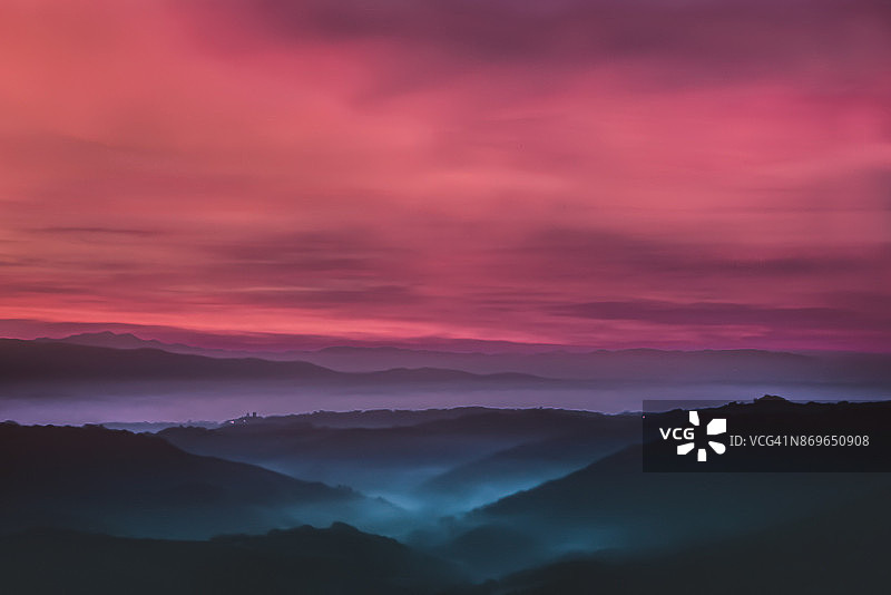 奇维塔薄雾图片素材