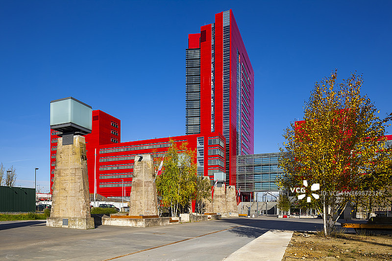 卢森堡贝瓦尔的办公高层建筑图片素材