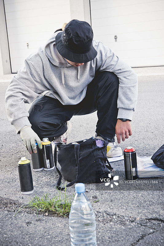 涂鸦艺术家选择颜料图片素材