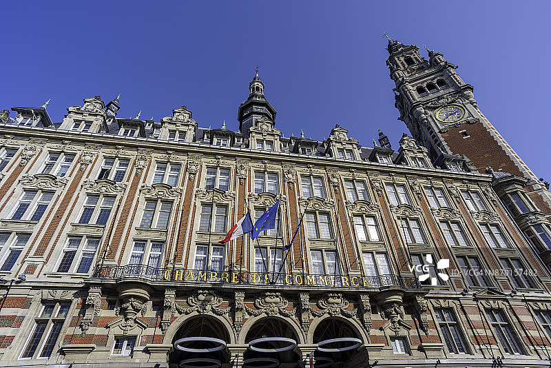 法国北部里尔商会76米钟楼立面图片素材