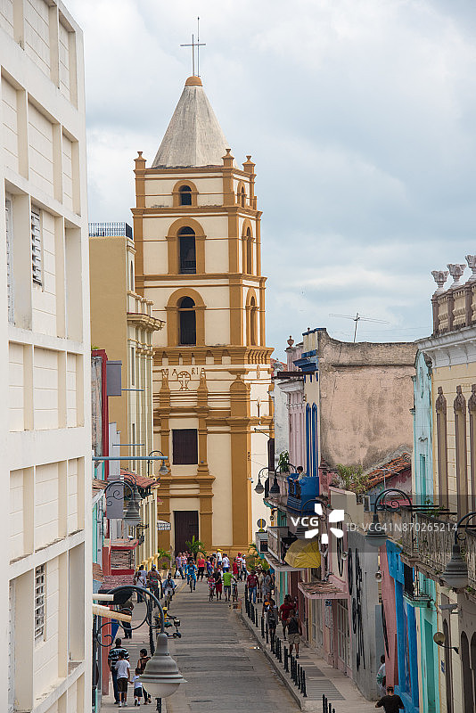 古巴卡马圭：城市历史区的孤独圣母教堂图片素材