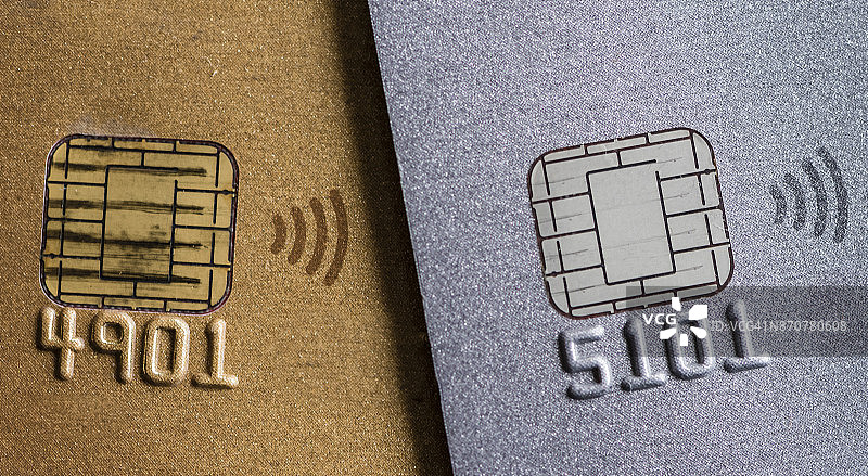 具有非接触式支付功能的信用卡特写图片素材