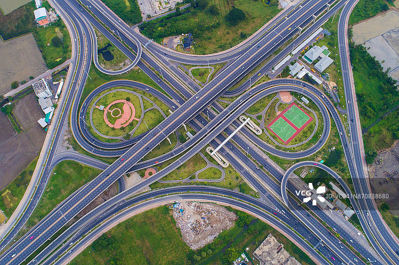 无限延伸的道路图片素材