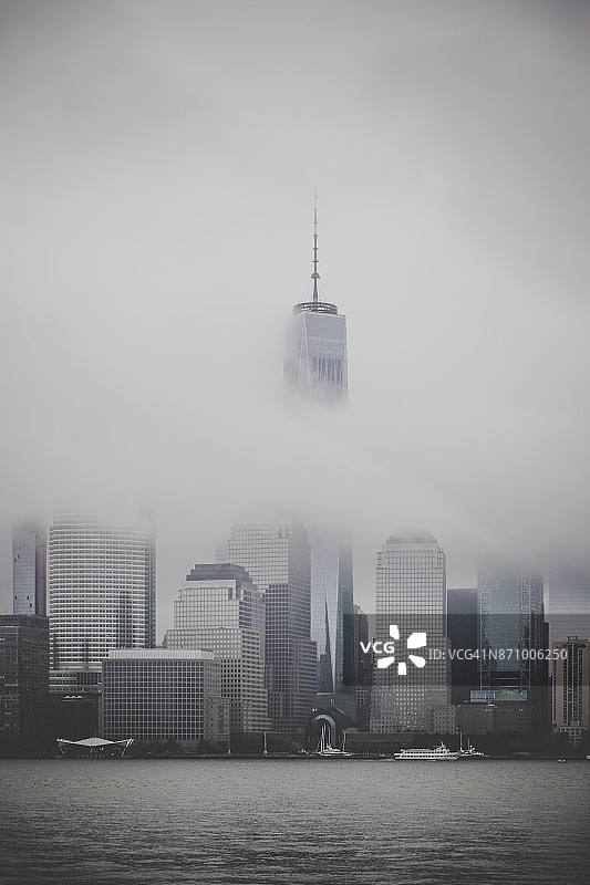 多云天气下的曼哈顿下城城市风光，美国纽约图片素材