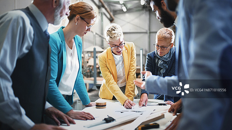 工业设计团队会议中图片素材