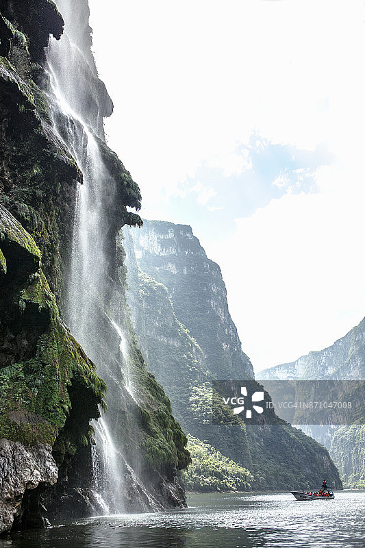 圣诞树瀑布和苏米德罗峡谷图片素材