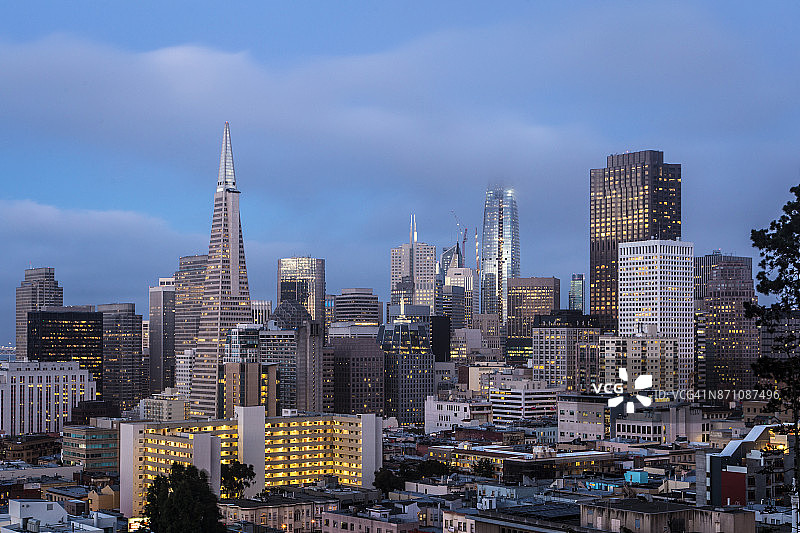美国加利福尼亚州旧金山金融区夜景图片素材