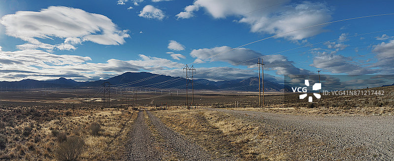 内华达州大盆地风力涡轮机全景图片素材