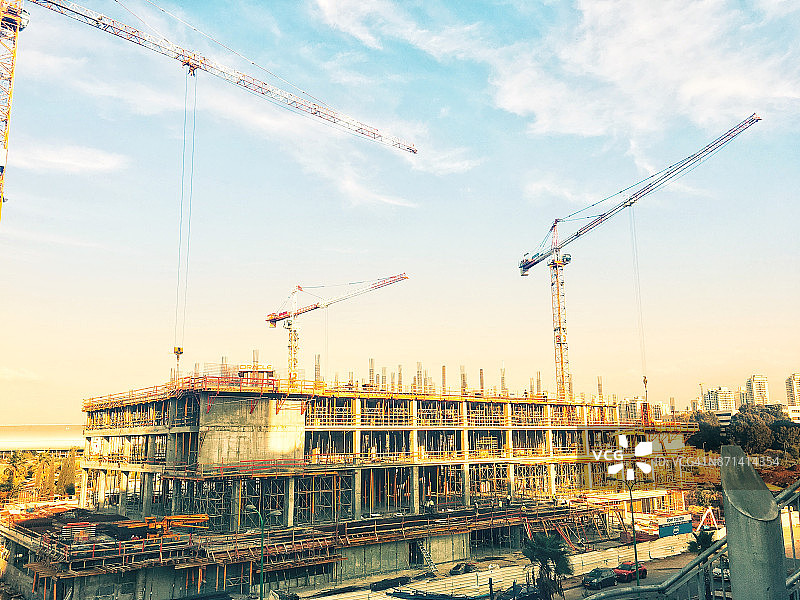 日落时分的建筑工地景色图片素材