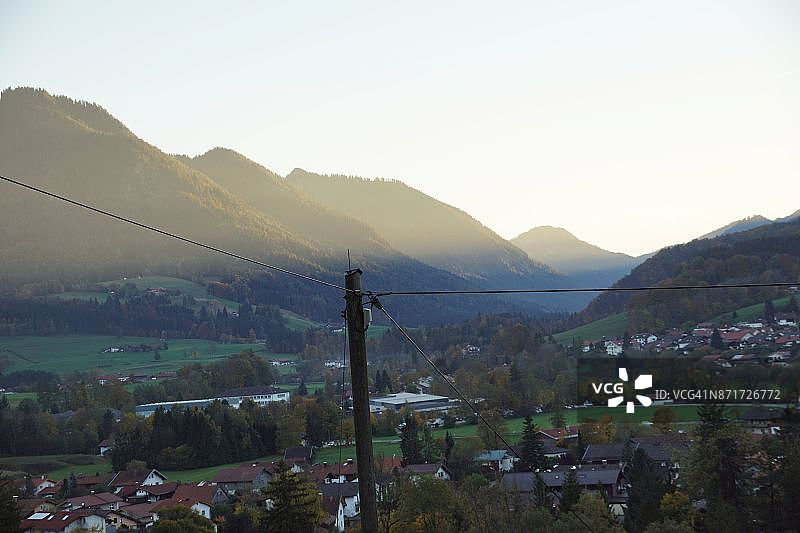 巴伐利亚鲁波尔丁的基姆高阿尔卑斯山景色图片素材