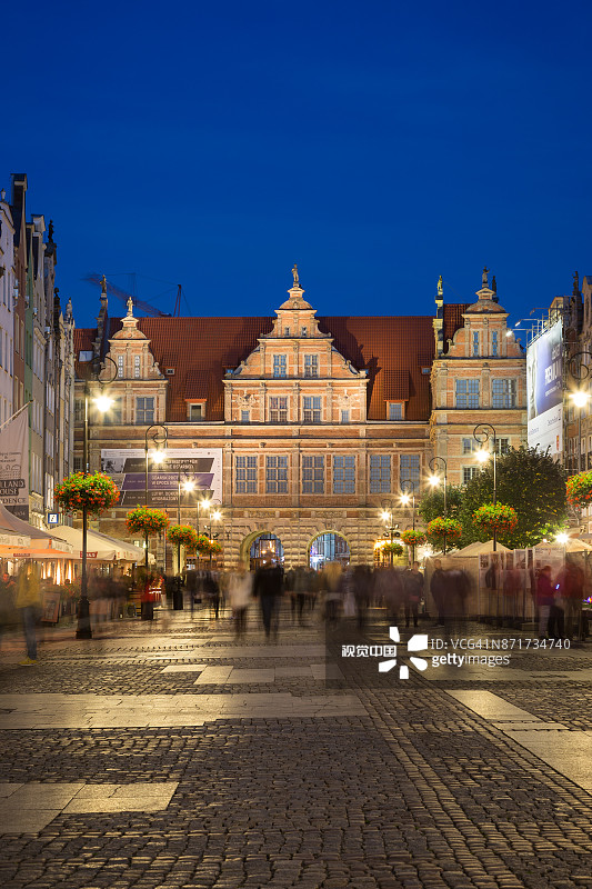格但斯克长市与绿门傍晚景色图片素材