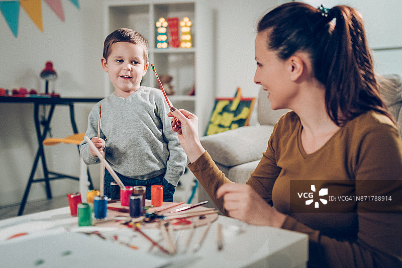 我们正在为艺术学校做准备图片素材