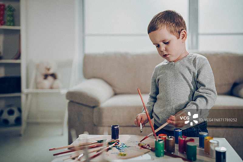 有艺术感的男孩图片素材