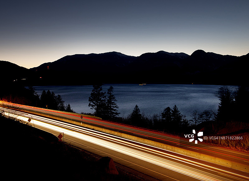 加拿大不列颠哥伦比亚省斯阔米什99号公路黄昏景色图片素材