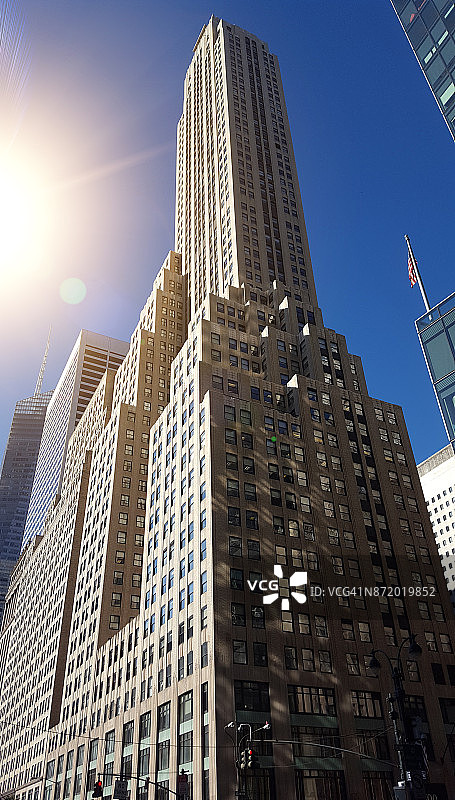 美国纽约曼哈顿中城42街和第五大道的办公大楼图片素材