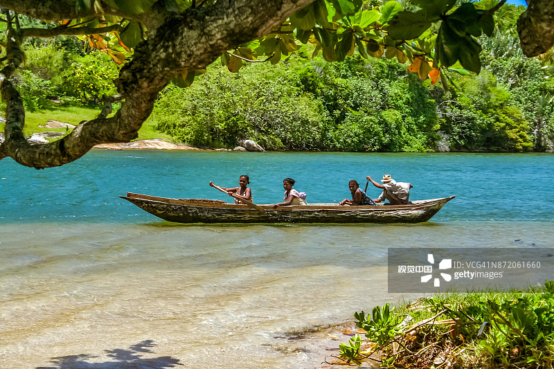 划船的马达加斯加人图片素材