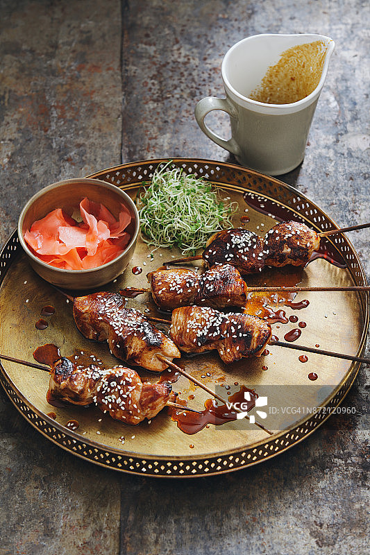 炭烤日式烤鸡串图片素材