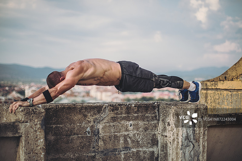 极限俯卧撑图片素材